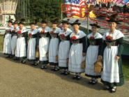 Isargaufest 2009 mit Trachtenschau